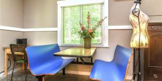 543 College Street Gallery 1