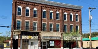 906 Penn Avenue Gallery 24