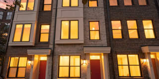 166 N LEE Street Gallery 1