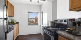100 West Chestnut Apartments Gallery 14