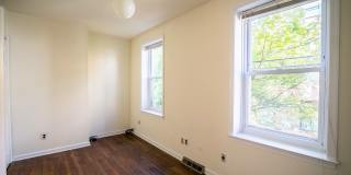 Two Bed Graduate Hospital Home Gallery 8