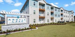 Argyle Lake at Oakleaf Town Center Gallery 30