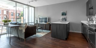 Luxe on Chicago Gallery 31