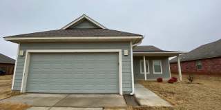 3 Bed 2 Bath 2 Car Garage in  Plaza Towers Neighborhood! Don't Miss This Gem! Gallery 3