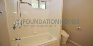 SPACIOUS 5BR HOME WITH MULTIPLE DECKS, FIREPLACE, UPDATED KITCHEN- FOUNDATION Gallery 37