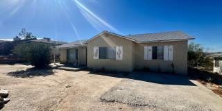 Cozy 3-Bedroom Home Near 29 Palms Base  Joshua Tree Gallery 1