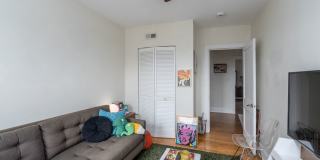 Oakenshawe 5-Bedroom, 2-Bathroom Home Close to Johns Hopkins Gallery 24