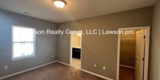 Luxurious Colonial Green Townhome with Garage Gallery 42