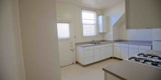 Beautiful, spacious 1-bdr with new windows, great wood floors, and lots of storage space Gallery 7