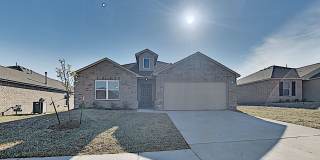 Very Spacious and Nice 3 Bedroom 2 Bath Home in Yukon Schools Gallery 1