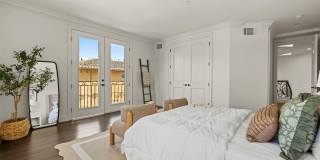 5011 Hayvenhurst Avenue Gallery 32