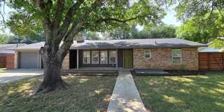 1.5 Miles to Gruene / Fridge, Washer & Dryer Included / 2 Living Areas / Tons of Space / No Carpet / CISD Gallery 1