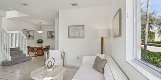 Seascape Pointe Gallery 1