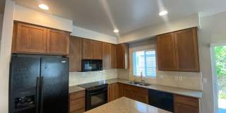 Rare Liberty Lake Townhome in Rocky Hill – 3 Bed, 2.5 Bath End Unit Available July 15th Gallery 9