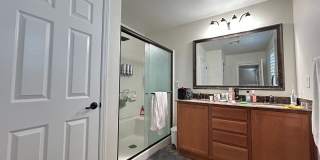 Fully Furnished 4 Bedroom 2.5 Home! Gallery 13