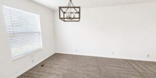 Spacious 5-Bedroom Sandy Home with Large Fenced Yard Spacious 5-Bedroom Sandy Home with Large Fenced Yard Gallery 7