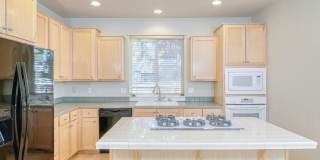 Delightful 3 Bed | 2.5 Bath Townhome | Beaverton | Minutes to Shopping, Dining & Parks | Prime Location Delightful 3 Bed | 2.5 Bath Townhome | Beaverton | Minutes to Shopping, Dining & Parks | Prime Location Gallery 11