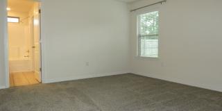 Spacious 4-Bedroom Home - Woodlands Gallery 11