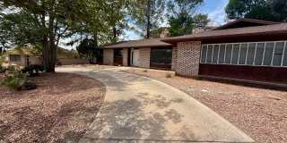 Remodeled Three Bedroom Home in Desirable Bloomington Gallery 1