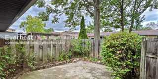 2324 Woodbrook Circle North Gallery 16