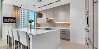 900 Brickell Key Blvd Gallery 18