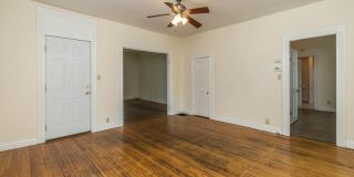311 E 11th - 5Bed/2Bath - Onsite Parking Available! Gallery 15