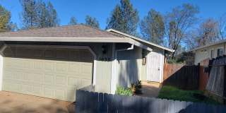 Great Shasta Lake Home in Country Setting, New LVP Flooring Gallery 1