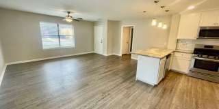 Fully updated, walking distance to UAMS Gallery 8