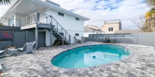 1632 STRAND Street Gallery 17