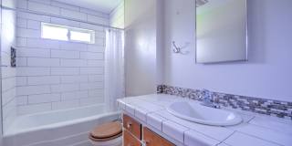 West Olympia 2bd 1 bath Cottage Rambler with Garden Space Gallery 16