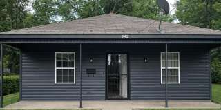 942 Emmie Street Gallery 1