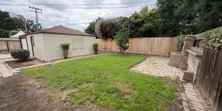 Charming 3 Bedroom, 1 Bath Near Down Town! Gallery 35