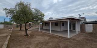 Beautiful 3 bed/ 1 bath home on large lot with walled and fenced front and back yard! Gallery 24