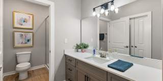 Magnolia at Powell Gallery 17