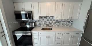 2115 NE 42nd Ct Gallery 1