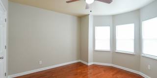 Newly renovated 3 bed 1.5 bath, central air Gallery 13