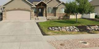 Beautiful 6 Bed 3 Bath Home for Rent in Tremonton! Solar Panels Included! Gallery 1