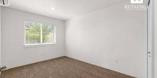 STUNNING 3 Bed / 2.5 Bath Brand New Townhome / End Unit !!! Gallery 19