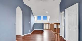 Amazing 4 Bedroom, 3 Bath home plus large 21'x11' loft located in Parkland Isles! Gallery 32