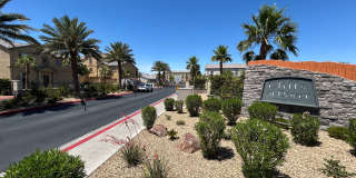 Cozy 2-Bedroom 2-Bathroom Townhouse in Gated Community! Gallery 18
