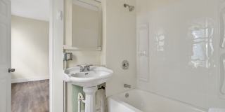 27 Beacon Street Gallery 17