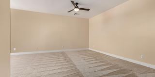10625 E Knowles Avenue Gallery 15