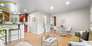 Bright West Highland Home with Modern Finishes!! Gallery 15