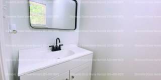 428 North Oak Street Gallery 13