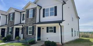 3 Bd 2.5 Ba end unit townhouse Gallery 1