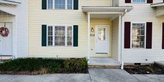 2 Bedroom, 2.5 Bath Townhouse Gallery 1