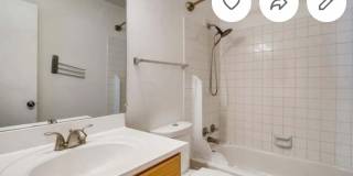 Charming 2BR Condo in Aurora Gallery 11