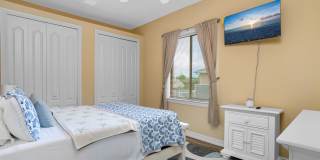 Fully Furnished Heated Pool Home Gallery 28