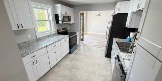 Entire home in Howland, ME (4 bed, 2 bath, 2 bay garage) Recently Renovated Gallery 1