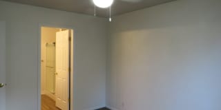 2112 S Longmont Ave Gallery 10